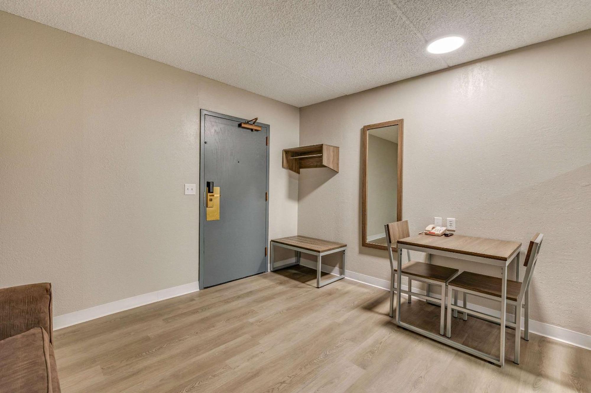 Suburban Studios Milwaukee Airport Eksteriør billede